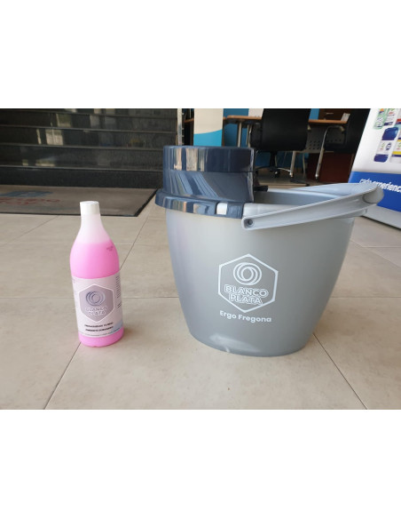 FREGASUELOS FLORAL AMBIENTE DURADERO BLANCOPLATA 1 LITRO